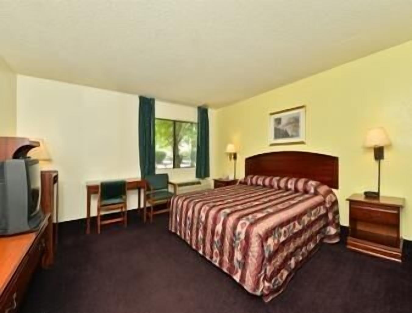 Super 8 By Wyndham Bakersfield/Central Exteriör bild