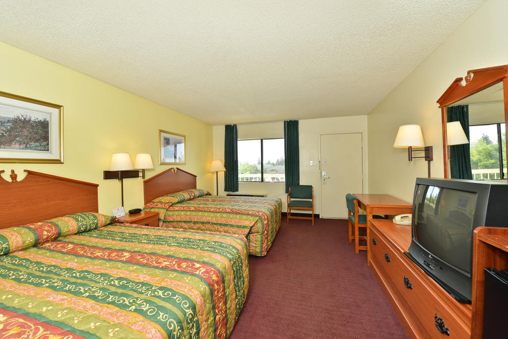 Super 8 By Wyndham Bakersfield/Central Rum bild